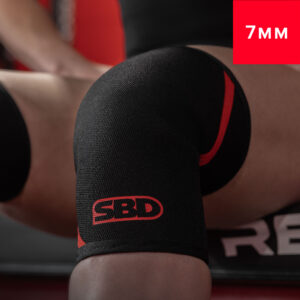 Genouillères de force SBD noir et rouge pour haltérophilie, powerlifting, streetlifting, strongman et crossfit