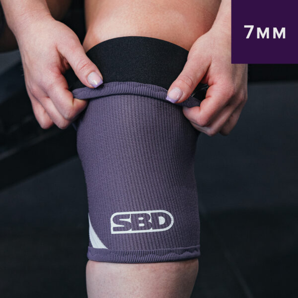 Genouillères de force SBD Aspire violettes pour haltérophilie, powerlifting, streetlifting, strongman et crossfit
